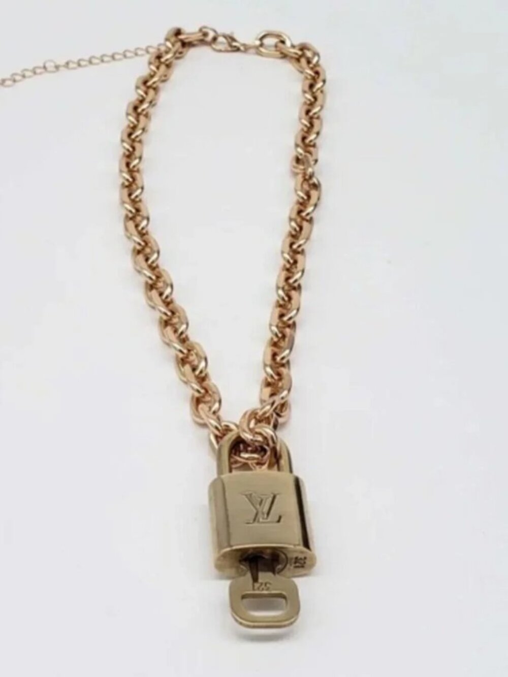 Gold-Plated Necklace with Authentic Louis Vuitton Padlock - Picture 2 of 8